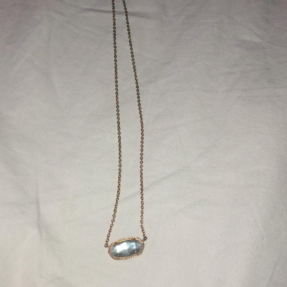 Kendra Scott necklace